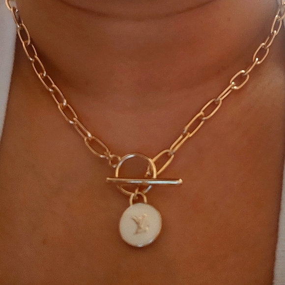 White and gold pendant on Link chain . - Picture 2 of 5